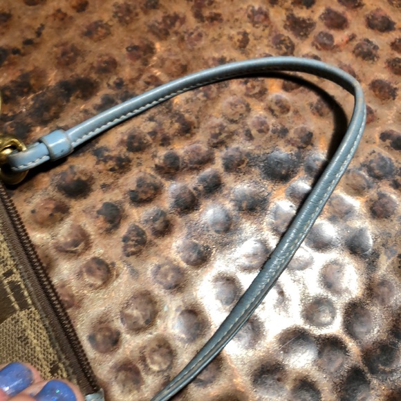 Coach signature C fabric & blue leather wristlet - Picture 5 of 8